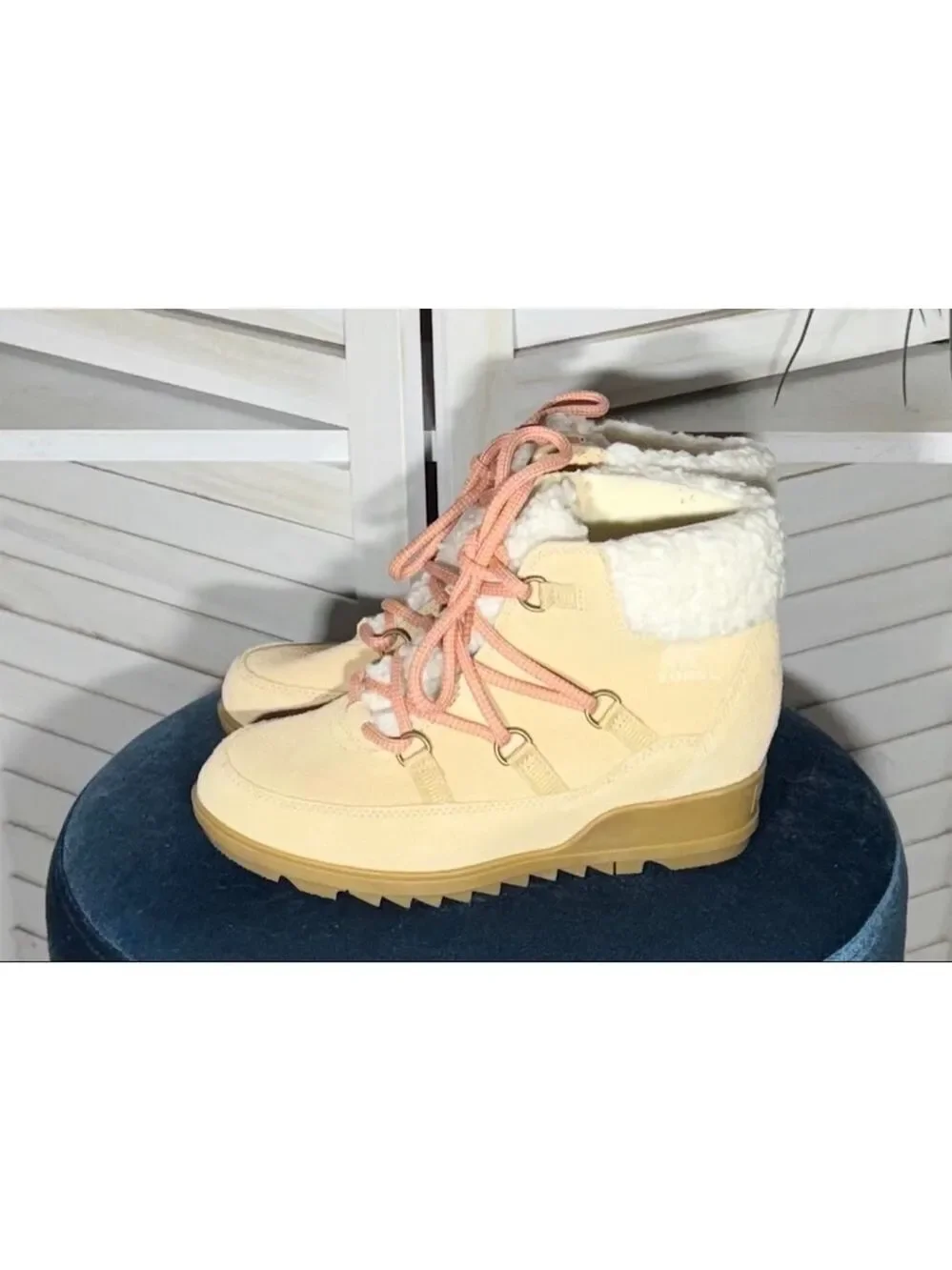 NWT Sorel Elvie cozy lace up Ankle boot waterproof tan suede sherpa booties sz 8
